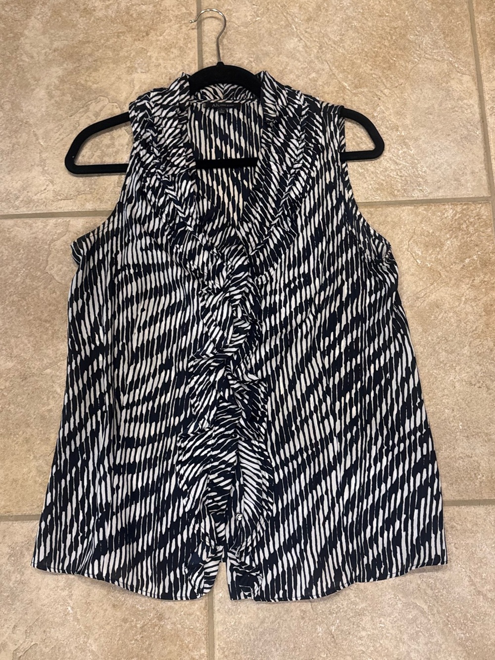Anne Klein Black & White Ruffle-Front Sleeveless Tank